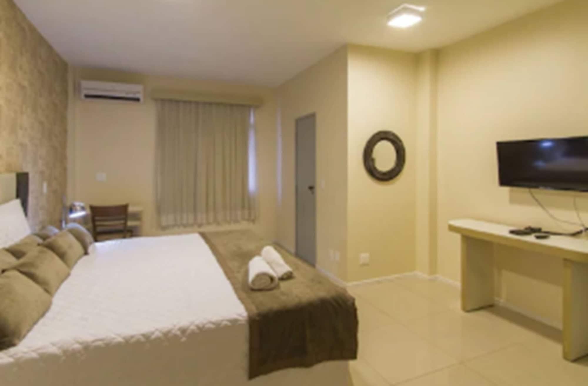 San Phillip Flat 3*